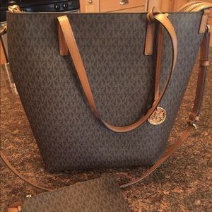 ❌SOLD❗️❌Michael Kors purse 👜 *100% AUTHENTIC!